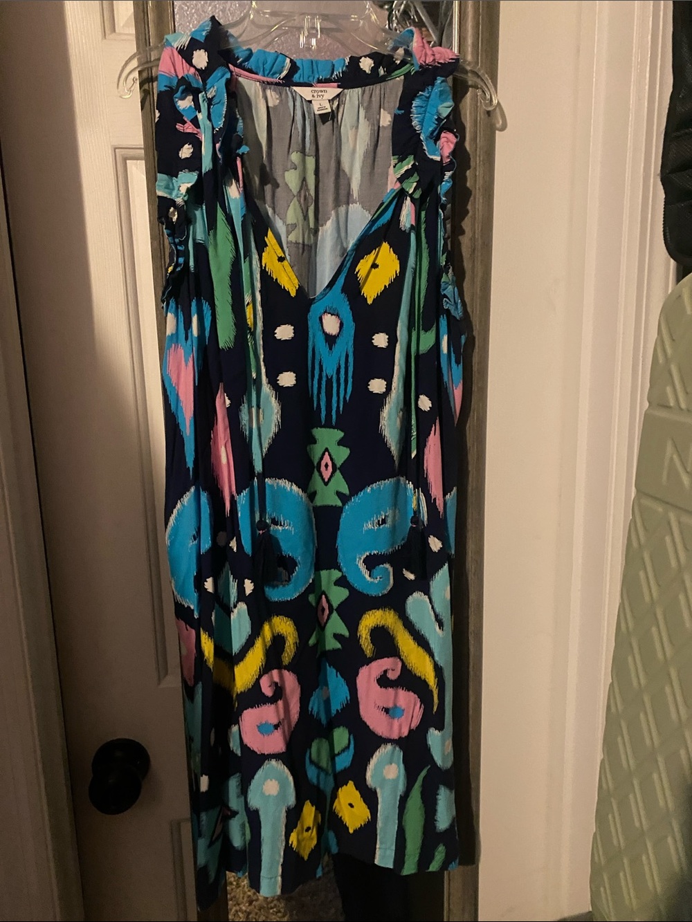 Subcategory identification for women's top